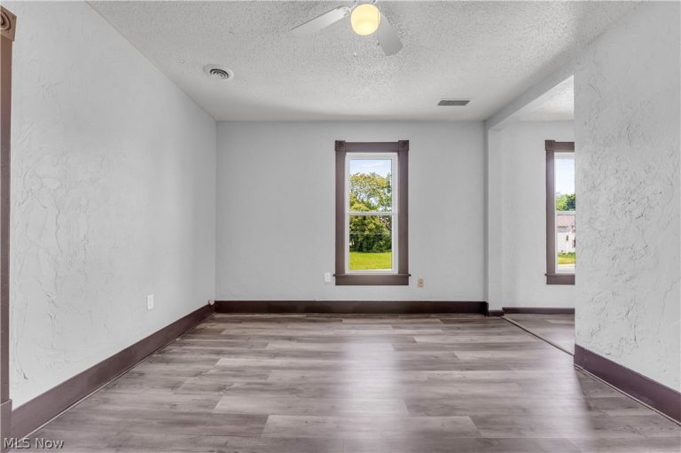 812 Lovett Place #UP, Lorain, OH - Photo 3