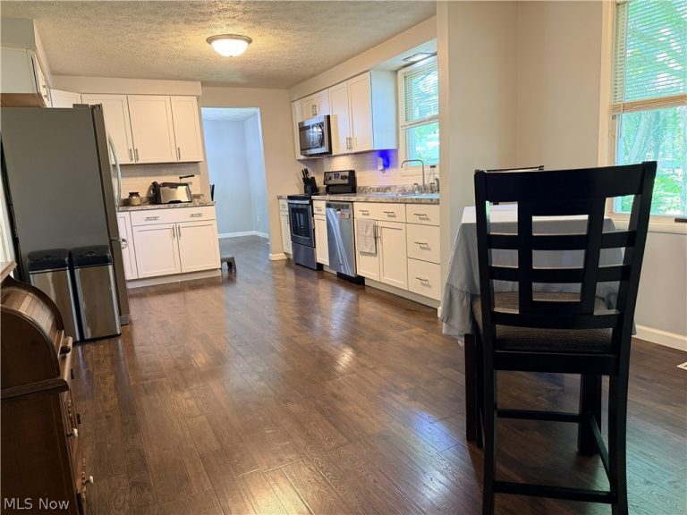 520 Heatherwood Drive, Warren, OH - Photo 8