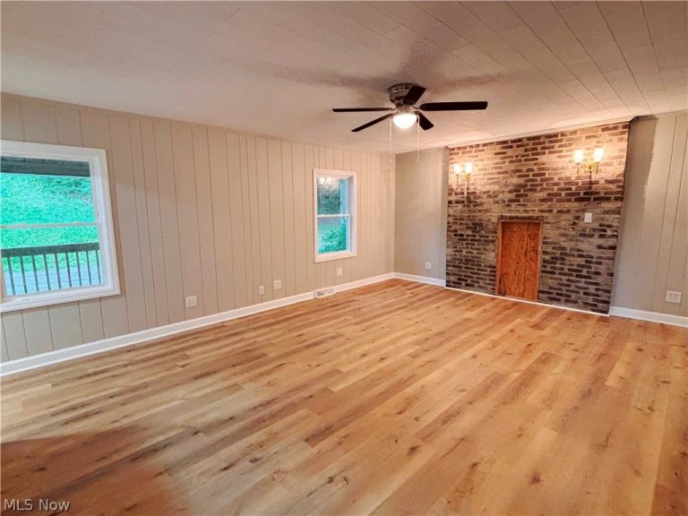 255 Sunview Lane, Follansbee, WV - Photo 3