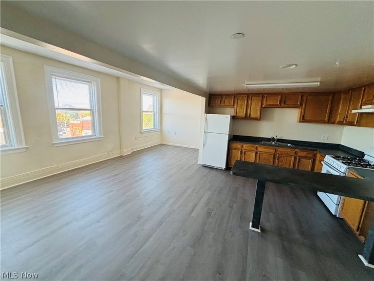 5644 Broadway Avenue #602, Cleveland, OH - Photo 3
