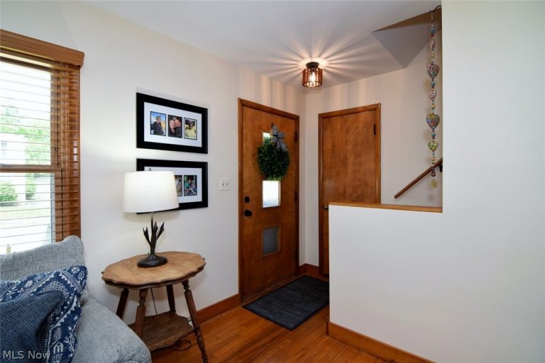 906 Davis Avenue, Cuyahoga Falls, OH - Photo 2