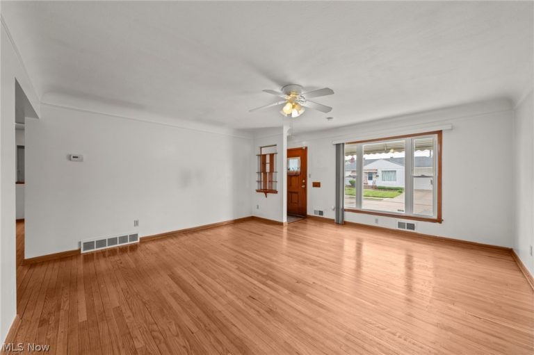 2129 Silverdale Avenue, Cleveland, OH - Photo 3