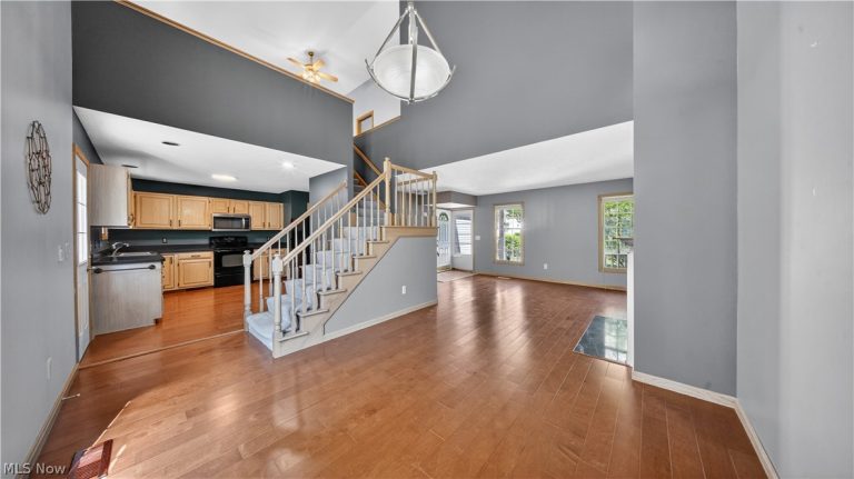 20745 Sun Meadow Trail, Strongsville, OH - Photo 2
