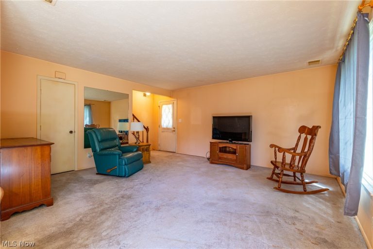 13652 Oakbrook Drive, North Royalton, OH - Photo 5