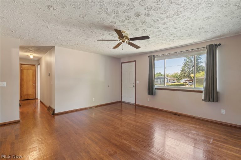 915 Valley Drive, North Canton, OH - Photo 8