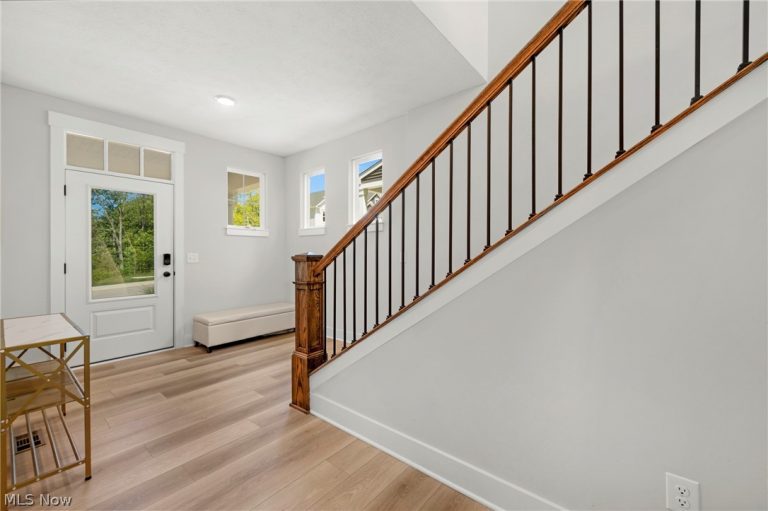 9235 Ledge View Terrace, Broadview Heights, OH - Photo 4