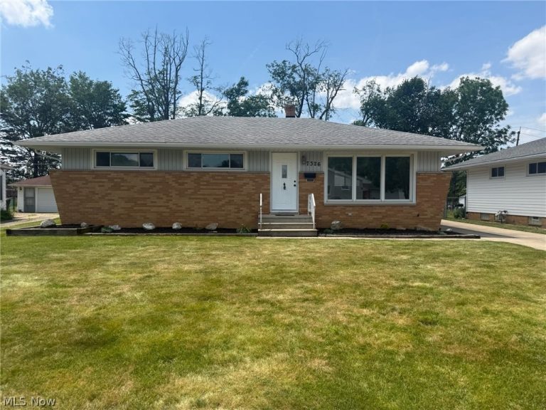 7326 Dell Haven Drive, Parma, OH, 44130
