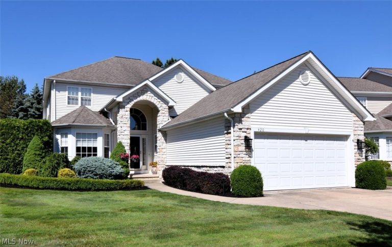 420 Glengary Circle, Highland Heights, OH, 44143