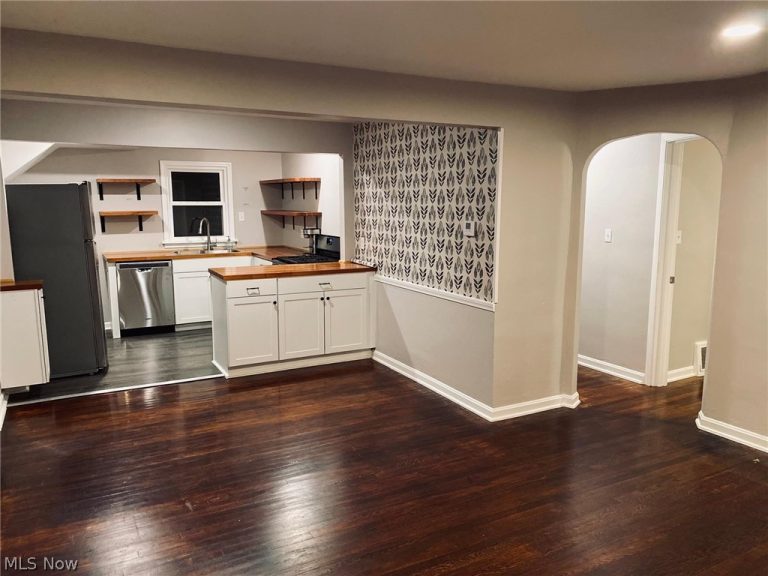 1765 14th Street, Cuyahoga Falls, OH - Photo 3