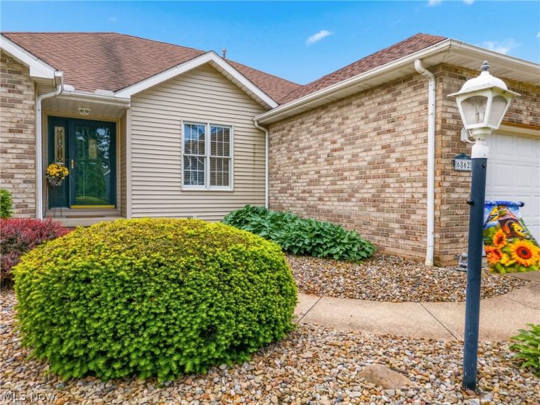 6862 Red Deer Circle, Canton, OH - Photo 3