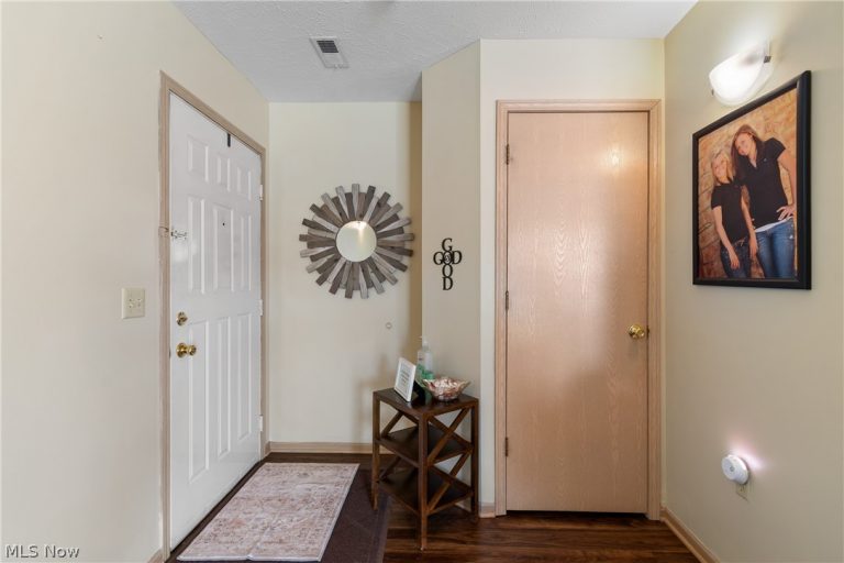 1456 Buckingham Gate A Boulevard, Cuyahoga Falls, OH - Photo 6