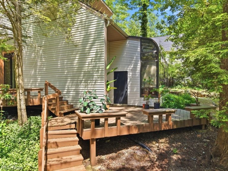 265 Ravenna Street, Hudson, OH - Photo 3