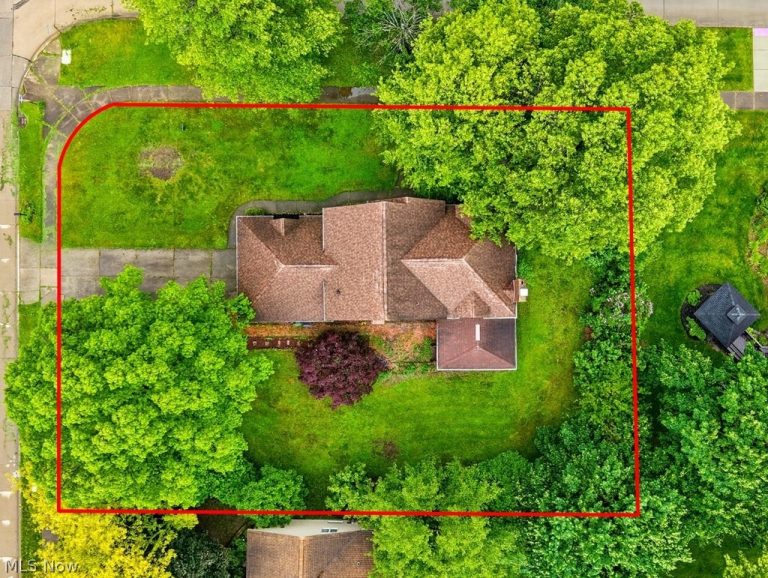 951 Azalea Boulevard, Barberton, OH - Photo 6