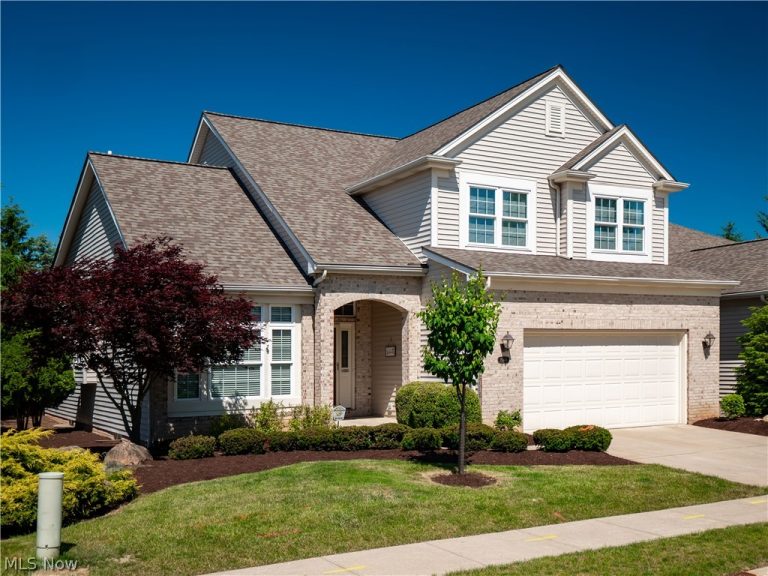 15346 Chestnut Oak Lane, Strongsville, OH - Photo 2