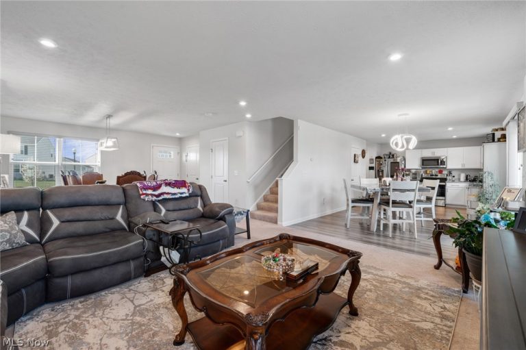 535 Cherrywood Lane, Painesville, OH - Photo 6
