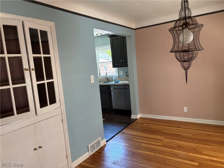 54 213th Street, Euclid, OH - Photo 8
