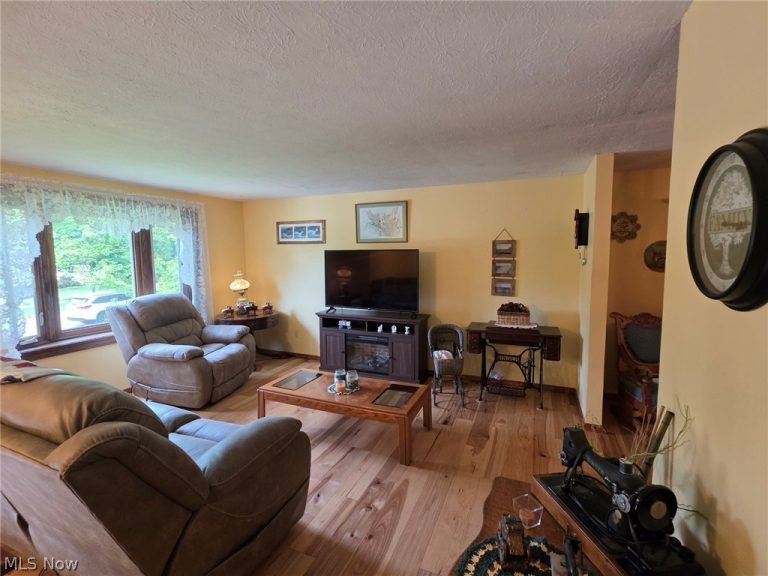 300 Montview Drive, Medina, OH - Photo 3