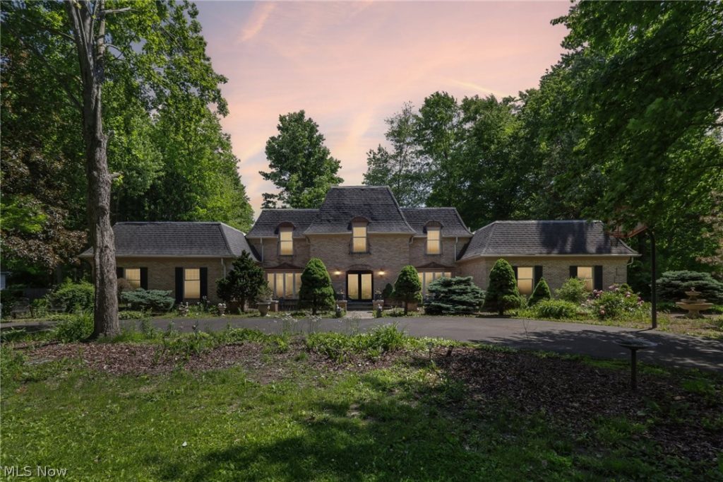 5785 Lamplighter Drive, Girard, OH