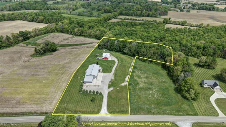 7839 Chestnut Ridge Road, Beach City, OH - Photo 3