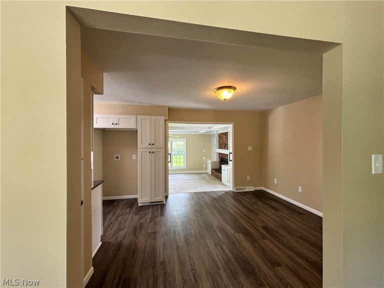 526 Ridge Drive, Medina, OH - Photo 6