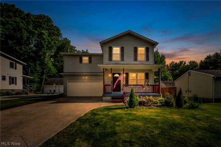 2066 Liberty Road, Stow, OH - Photo 2