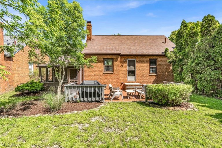 5448 Summit Road, Lyndhurst, OH - Photo 3