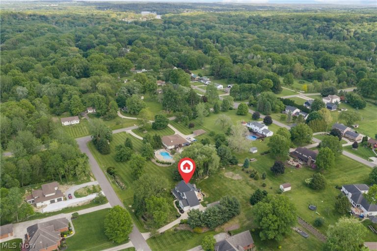 1366 Castalia Drive, New Franklin, OH - Photo 3