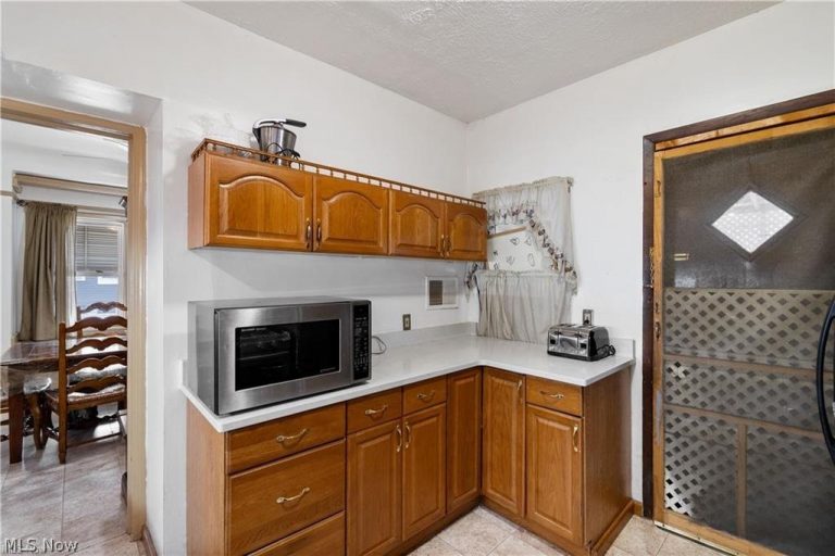 1544 Wyandotte Avenue, Lakewood, OH - Photo 8
