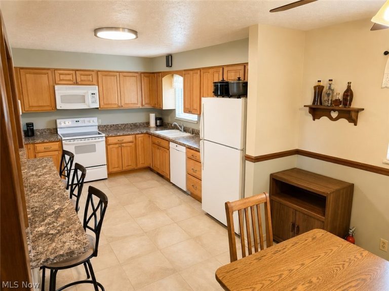 14598 Gateway Drive, North Royalton, OH - Photo 3