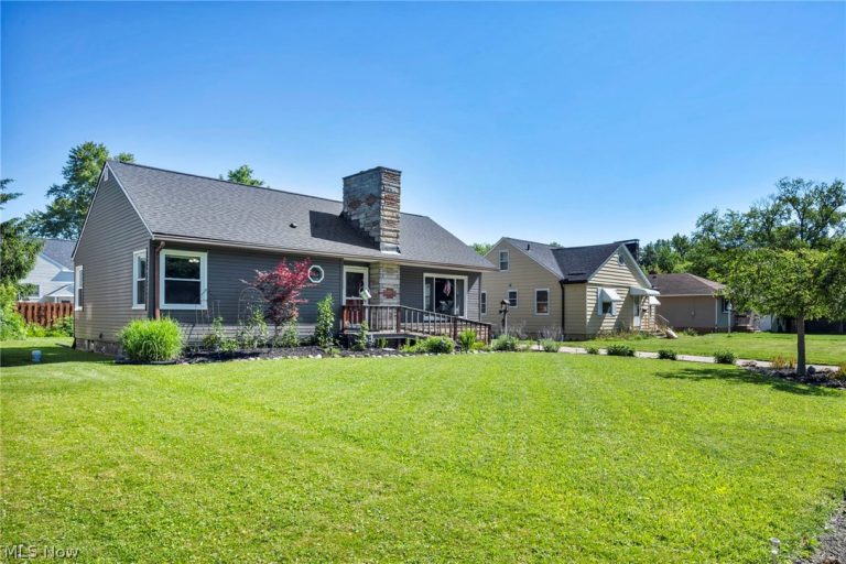 25970 Bagley Road, Olmsted Falls, OH - Photo 2