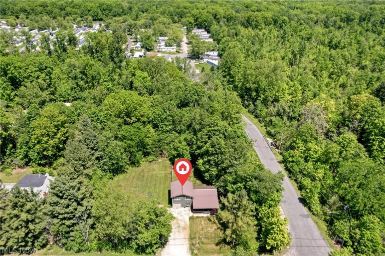 6541 Newton Falls Road, Ravenna, OH - Photo 2