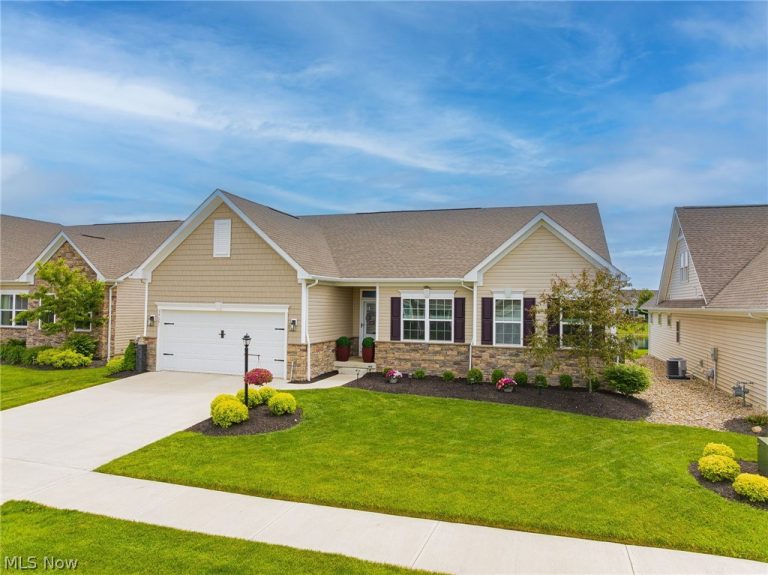 34681 Legends Way, Grafton, OH - Photo 3