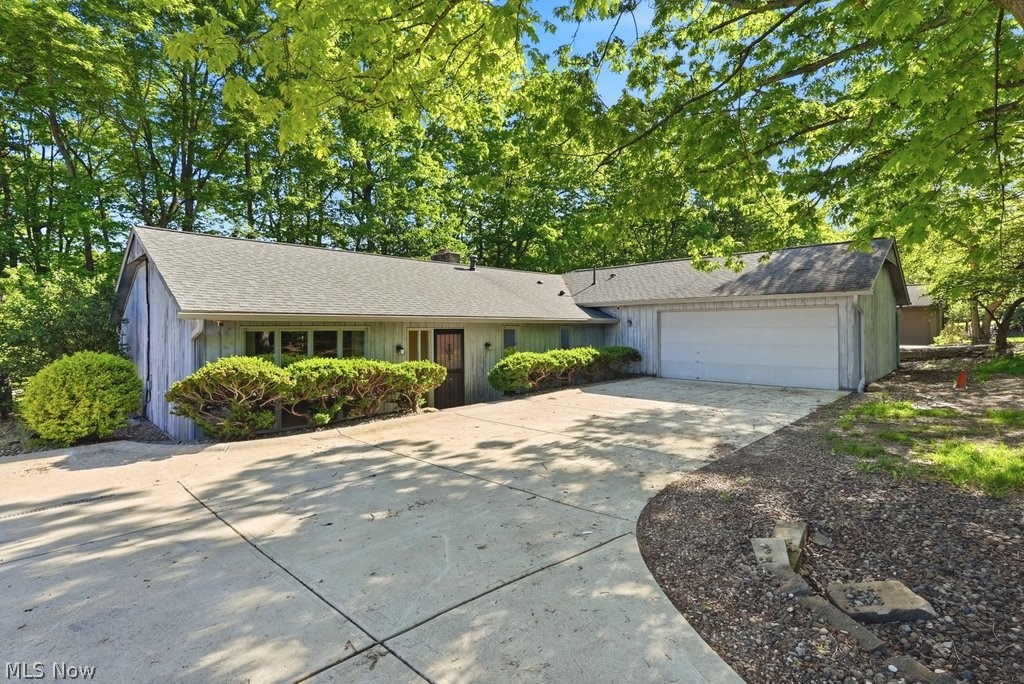 17482 Falling Water Road, Strongsville, OH