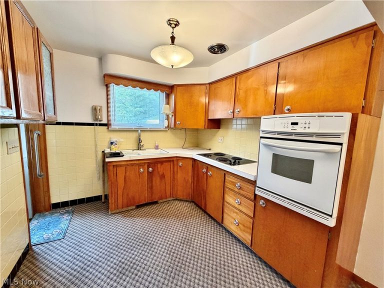 860 Adelaide Avenue, Warren, OH - Photo 6