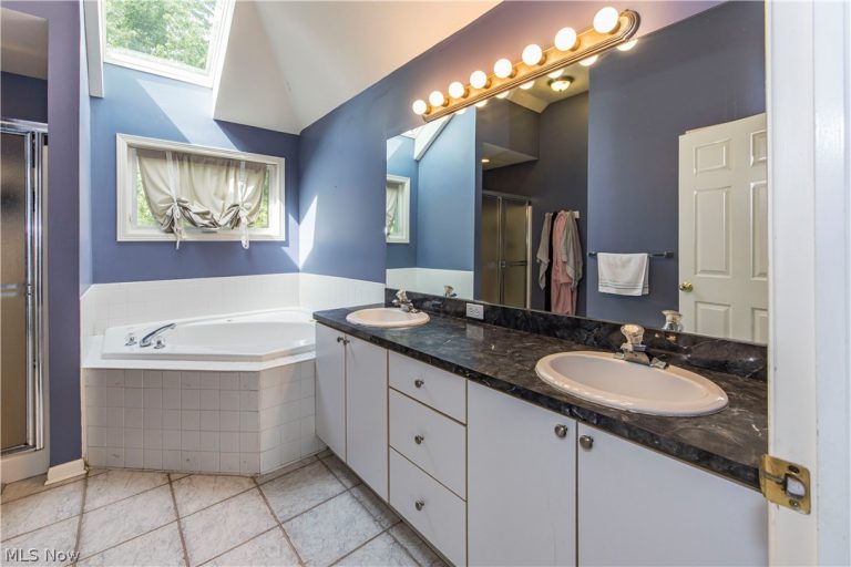 463 Wordsworth Court, Richmond Heights, OH - Photo 4
