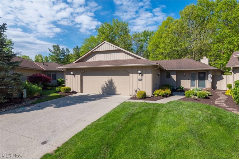 33125 Cedar Branch Circle, North Ridgeville, OH - Photo 2