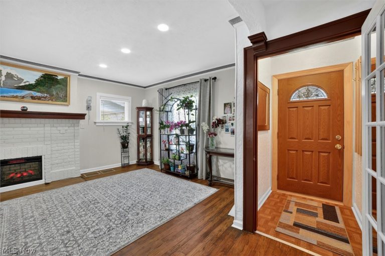 1066 Nela View Road, Cleveland Heights, OH - Photo 4