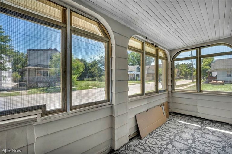 3502 Carlyle Avenue, Cleveland, OH - Photo 5
