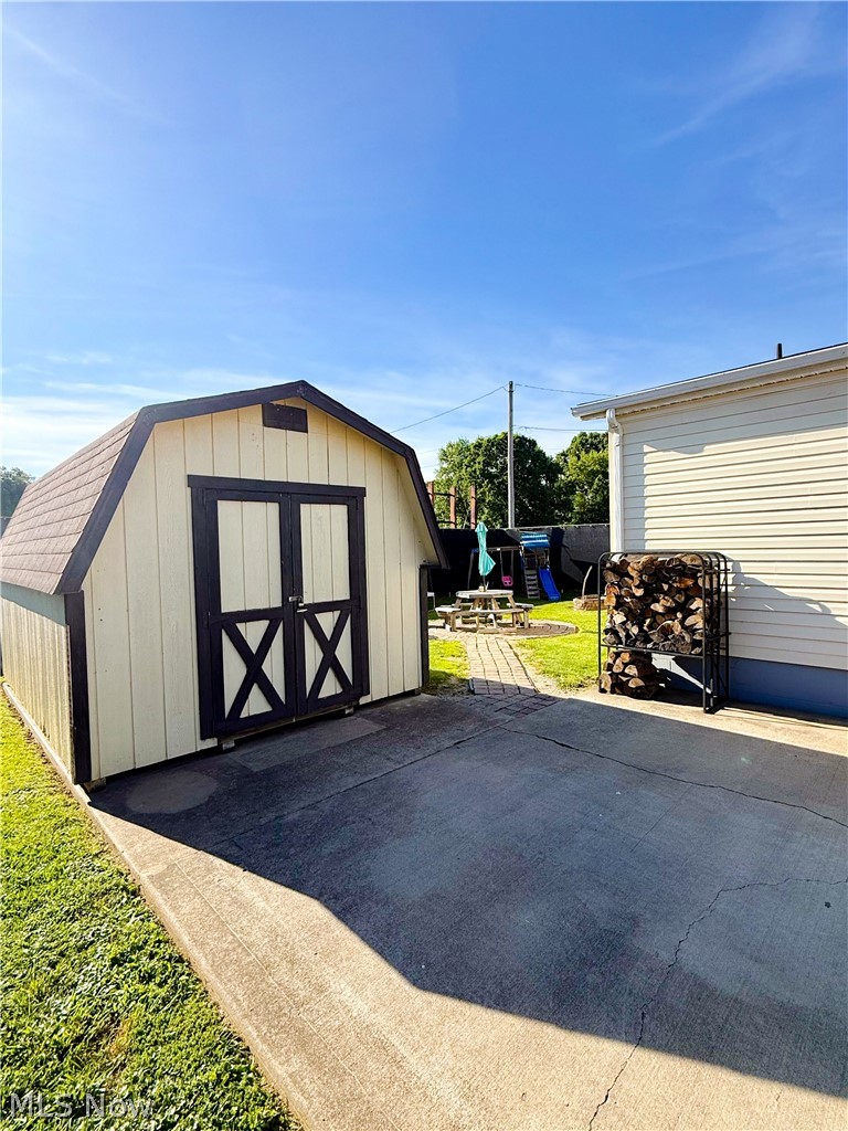 531 Herrick Street, Uhrichsville, OH - Photo 3