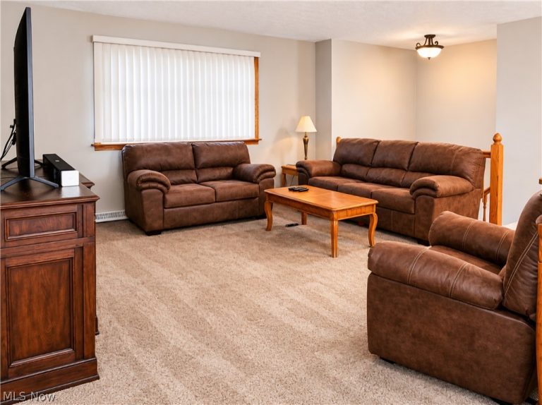 3438 Warren Meadville Road, Warren, OH - Photo 3