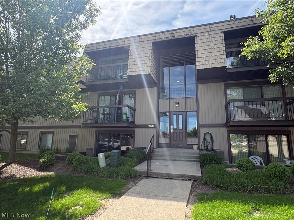 9610 Cove Drive #13b, North Royalton, OH