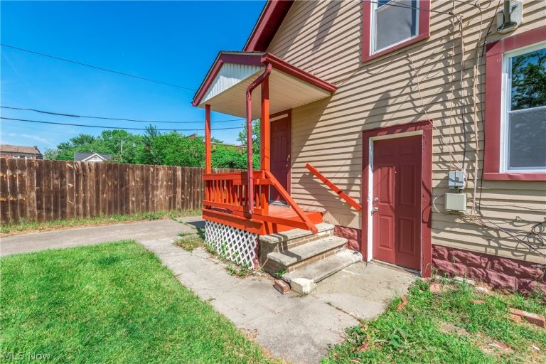 13202 Melzer Avenue, Cleveland, OH - Photo 4