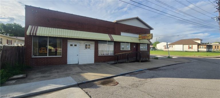 600 Broadway Avenue, Parkersburg, WV - Photo 2