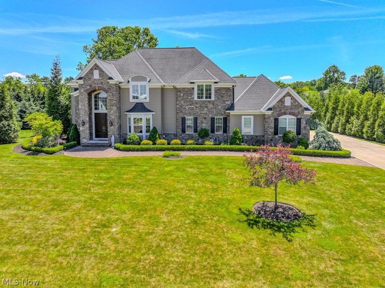 6300 Ox Ridge Trail, Highland Heights, OH, 44143