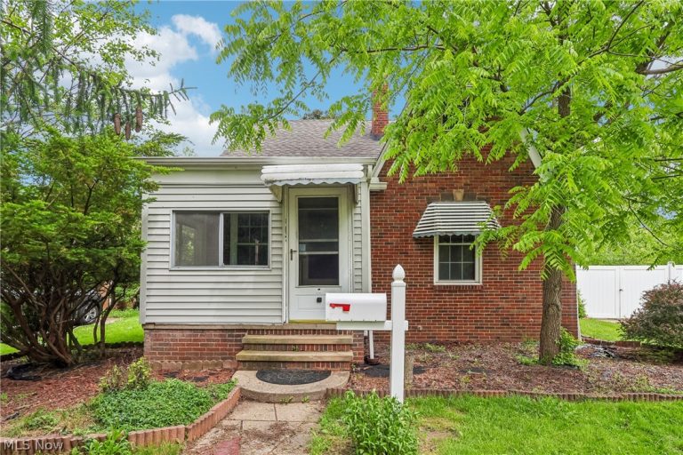 6595 York Road, Parma Heights, OH, 44130