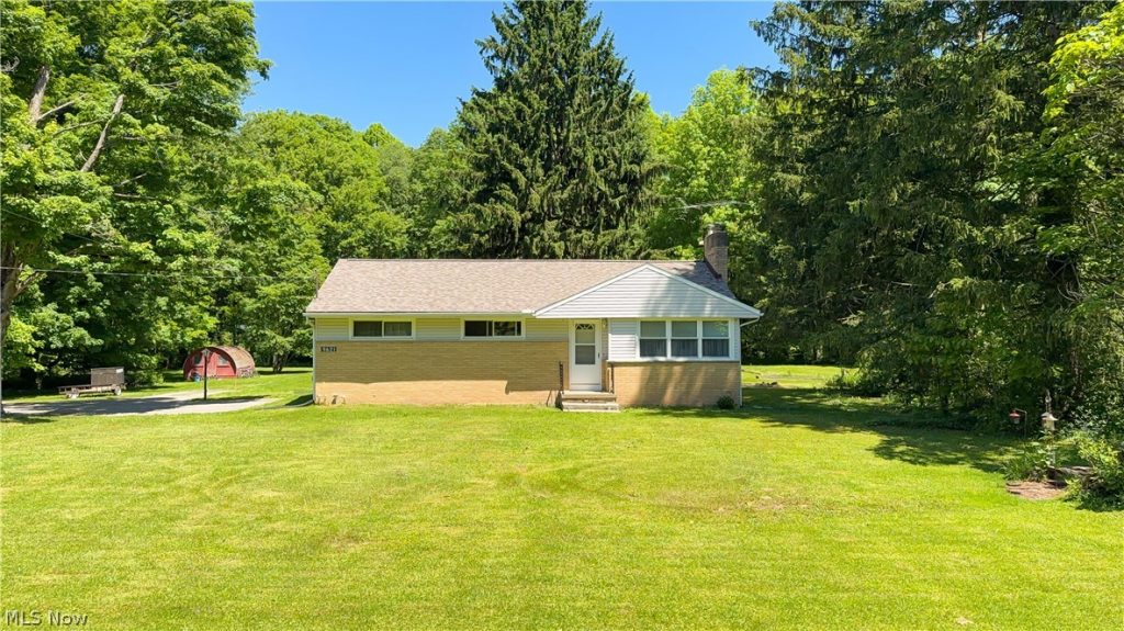 9621 Wolfe Road, Windham, OH