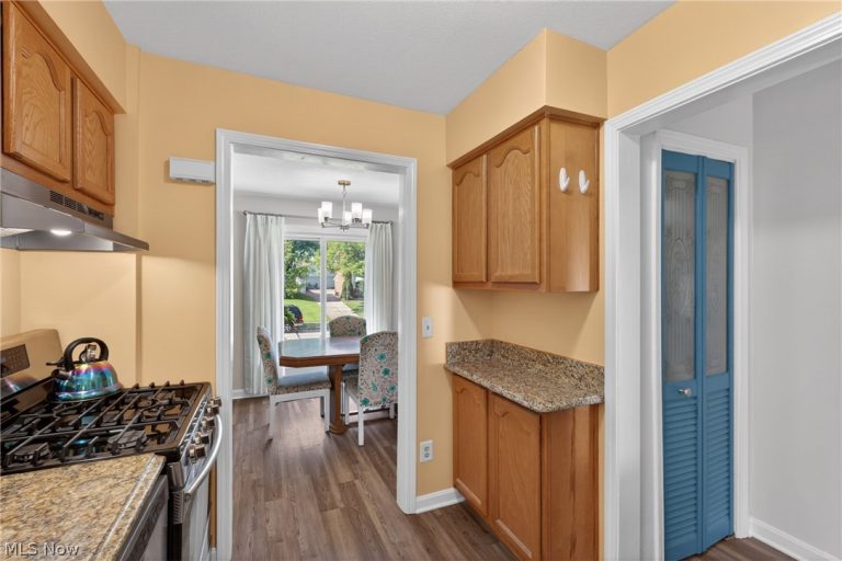 131 Wandle Avenue, Bedford, OH - Photo 6