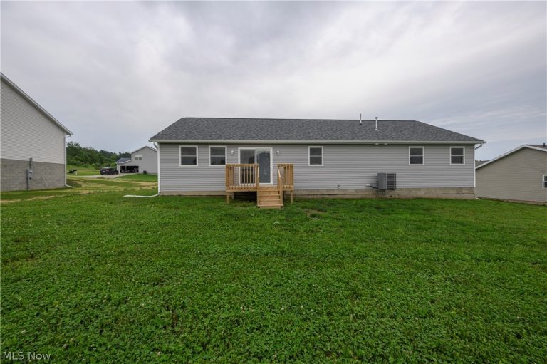 10952 Madlyn Street, Bolivar, OH - Photo 4
