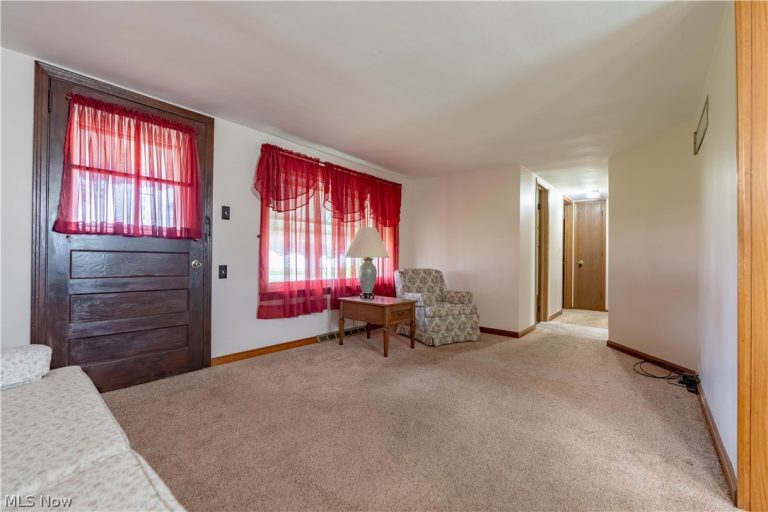 1860 Freshley Avenue, Alliance, OH - Photo 6