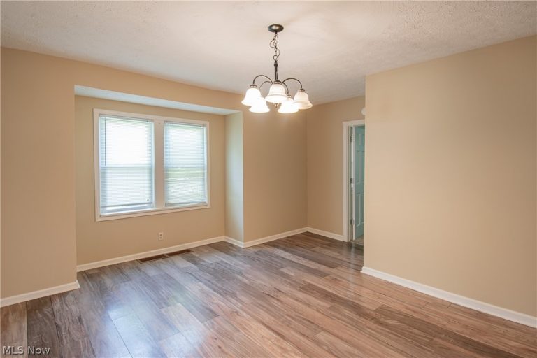 1042 Newton Street, Tallmadge, OH - Photo 8